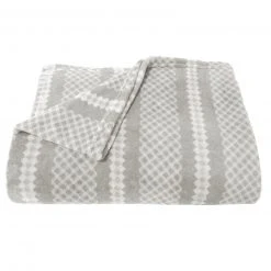 Kuscheldecke silber 140x190 cm - Luxuriöse Wohndecke für Gemütlichkeit | Tagesdecke & Fleecedecke