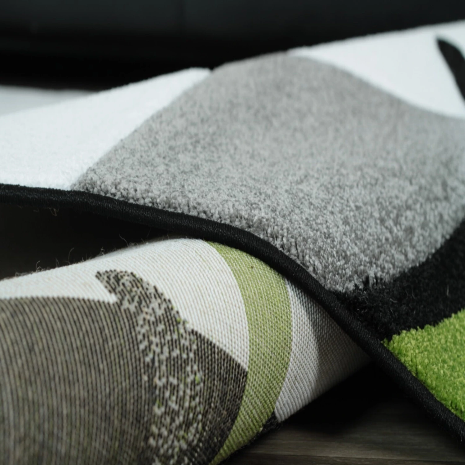 Teppich FLORIDA - schwarz-grün - 80x300 cm | Gemusterte Teppiche für stilvolles Wohnen 5 Teppich FLORIDA - schwarz-grün - 80x300 cm | Gemusterte Teppiche für stilvolles Wohnen – Bild 3