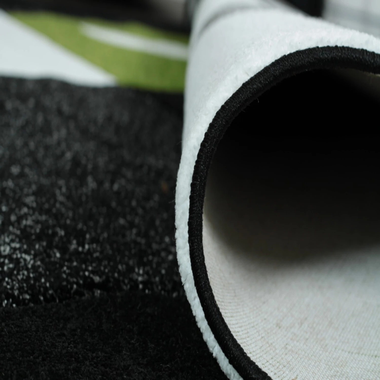 Teppich FLORIDA - schwarz-grün - 80x300 cm | Gemusterte Teppiche für stilvolles Wohnen 6 Teppich FLORIDA - schwarz-grün - 80x300 cm | Gemusterte Teppiche für stilvolles Wohnen – Bild 4