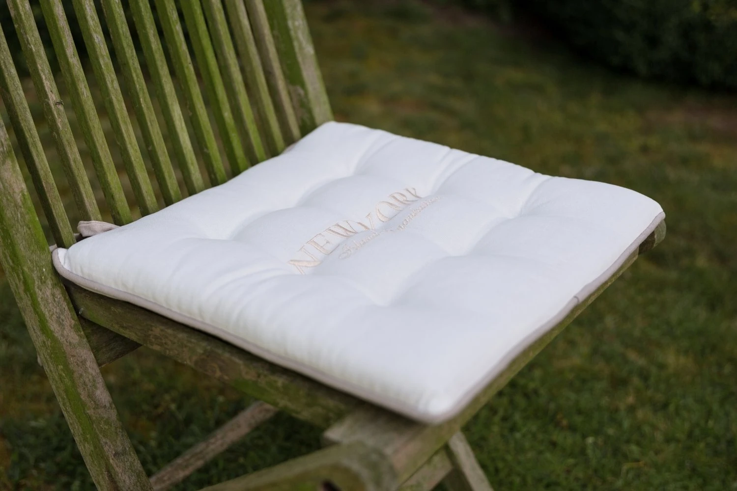 Sitzkissen NEW YORK - Beige 40x40 cm - Bequemes Esszimmerkissen 6 Sitzkissen NEW YORK - Beige 40x40 cm - Bequemes Esszimmerkissen – Bild 4