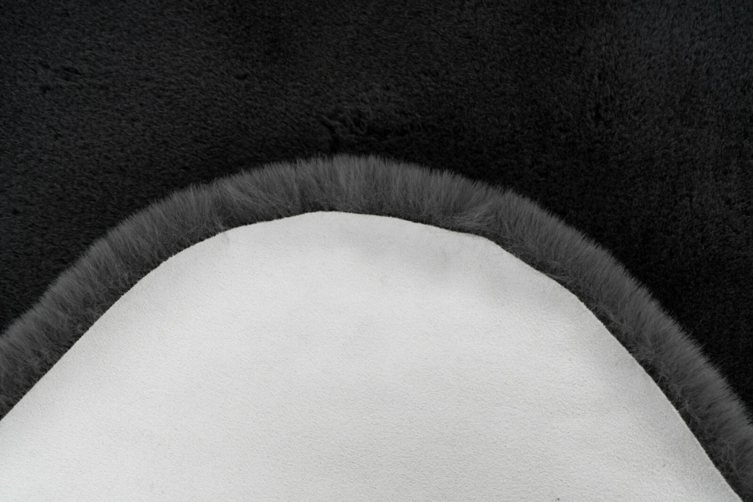 Kinderteppich Bär Anthrazit 53x90 cm - Weicher Spielteppich für Kinderzimmer 5 Kinderteppich Bär Anthrazit 53x90 cm - Weicher Spielteppich für Kinderzimmer – Bild 3