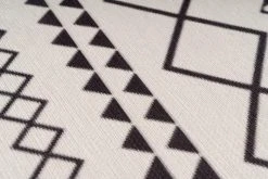 Teppich MAYA 400 - Weiß-Schwarz - 80x150 cm | Kurzflorteppich für moderne Räume -Heimtextilien Verkäufe 9004715600 03 1600Wx1600H