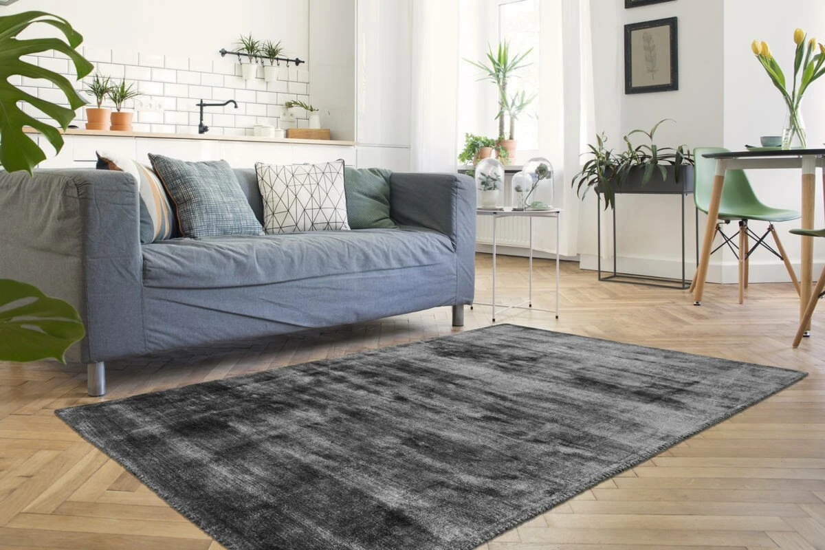 Teppich VILLAGE 100 - Graphit - 80x150 cm | Kurzflorteppich für moderne Wohnräume 6 Teppich VILLAGE 100 - Graphit - 80x150 cm | Kurzflorteppich für moderne Wohnräume – Bild 4