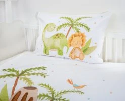 Kinderbettwäsche DINOS - Weiß & Grün - 100x135 cm - Atmungsaktiv & Weich - Perfekt für Kinderbetten 8 Kinderbettwäsche DINOS - Weiß & Grün - 100x135 cm - Atmungsaktiv & Weich - Perfekt für Kinderbetten -Heimtextilien Verkäufe 9005177200 03 1600Wx1600H